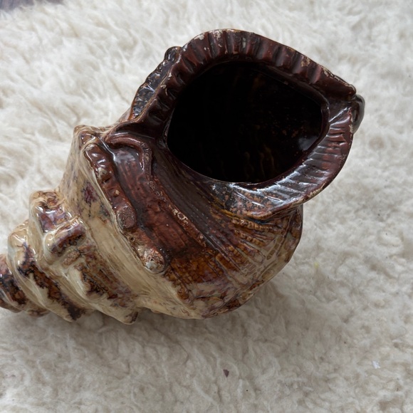 Ceramic Conch Shell Decor - Picture 3 of 6